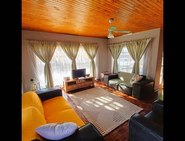 3 BEDROOM HOUSE FOR SALE IN ROTHDENE